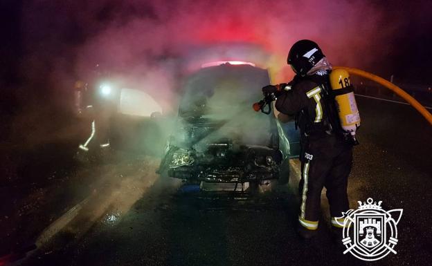 Arde un coche en la A-73, en Quintanaortuño