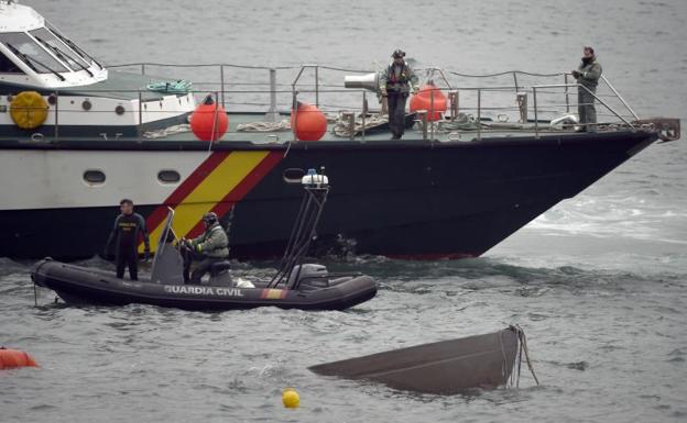 La Guardia Civil estaba detrás del primer 'narcosubmarino' hallado en Galicia con tres toneladas de droga