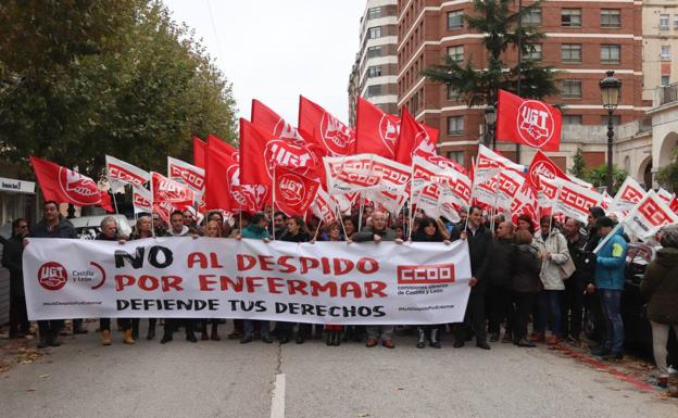 Los sindicatos mayoritarios claman contra la posibilidad de despido durante las bajas laborales