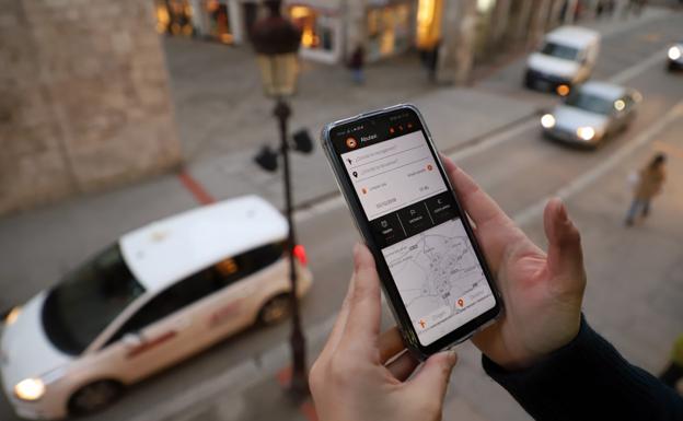 Abutaxi estrena una aplicación móvil que permite reservar el servicio y calcular el tiempo y el coste del recorrido