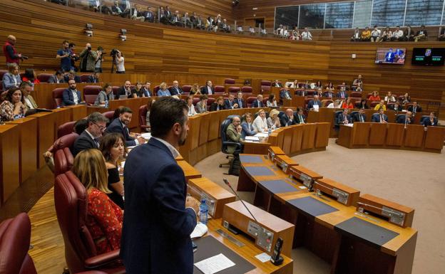 El PSOE acusa a la Junta de haber «chuleado» más de un millón de euros en ayudas a la vivienda