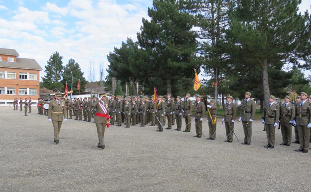 El Regimiento de Artillería de Campaña n.º 11 de Castrillo del Val rinde homenaje a Santa Bárbara