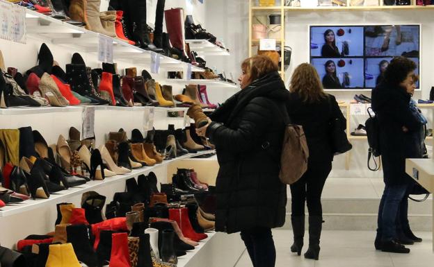 La Policía Nacional duplicará practicamente sus efectivos en la calle para prevenir los robos en Navidad