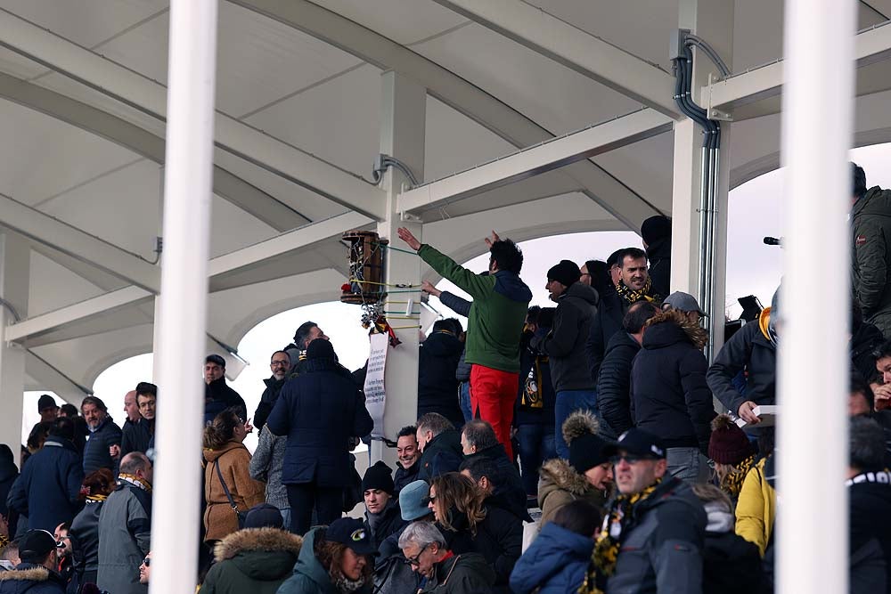 Búscate si has estado en San Amaro animando al UBU Colina Clinic frente al Cisneros