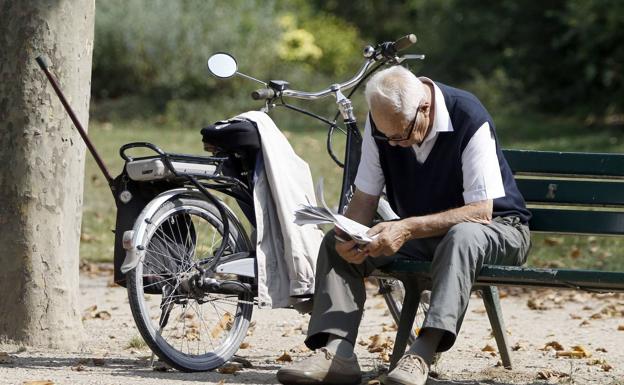 La edad real de jubilación toca máximos pero cuatro de cada diez se retiran antes de los 65