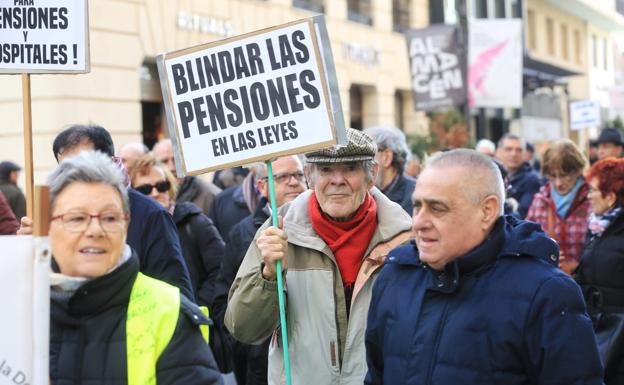 Los jubilados piden a la Junta que complemente las pensiones hasta un mínimo de 1.084 euros