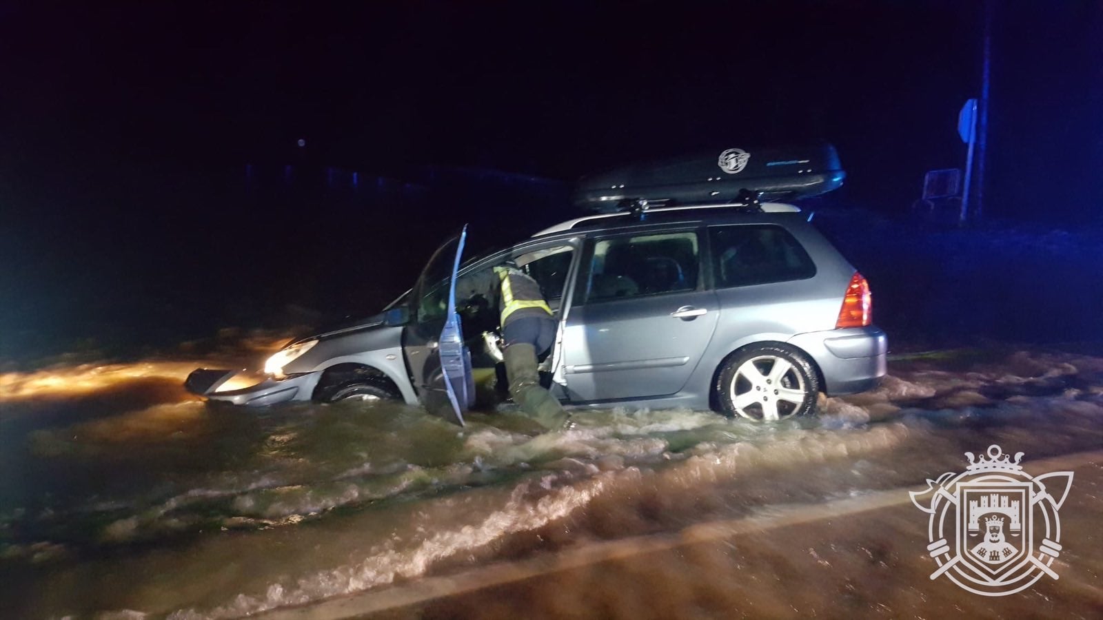 Los Bomberos de Burgos realizan más de 30 intervenciones provocadas por el viento y la lluvia