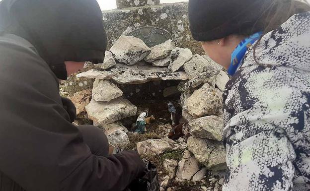 Las condiciones meteorológicas impiden al Club Montañeros de Pradoluengo su tradicional subida del belén montañero al Pico San Millán 