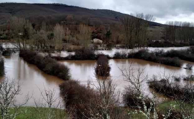 Los Bomberos de Burgos realizan más de 30 intervenciones provocadas por el viento y la lluvia