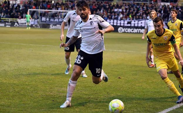 El Burgos CF busca puntuar ante el Barakaldo en plena renovación de plantilla