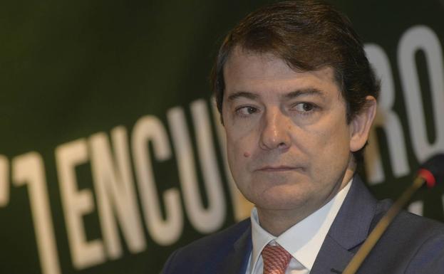 Mañueco expresa su preocupación por la «incertidumbre» y la «inestabilidad» que augura al nuevo Gobierno