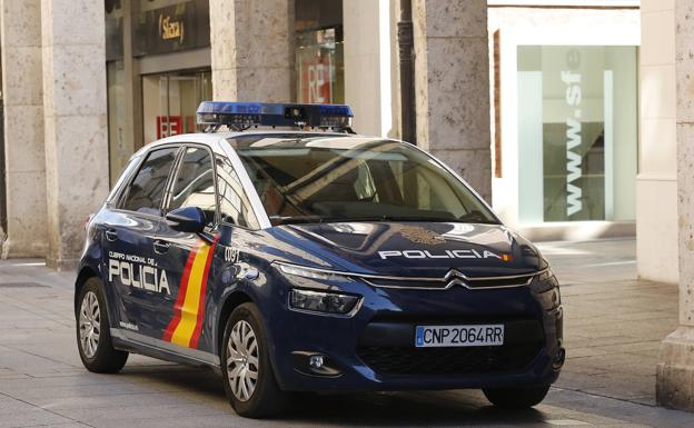 Detenido en Palencia un hombre de 66 años por morder en ambas manos a un policía