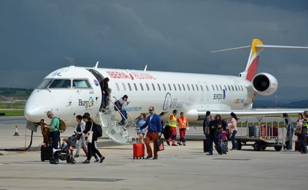 Promueve Burgos prorroga el contrato con Air Nostrum para mantener la ruta aérea a Barcelona por 1,2 millones de euros