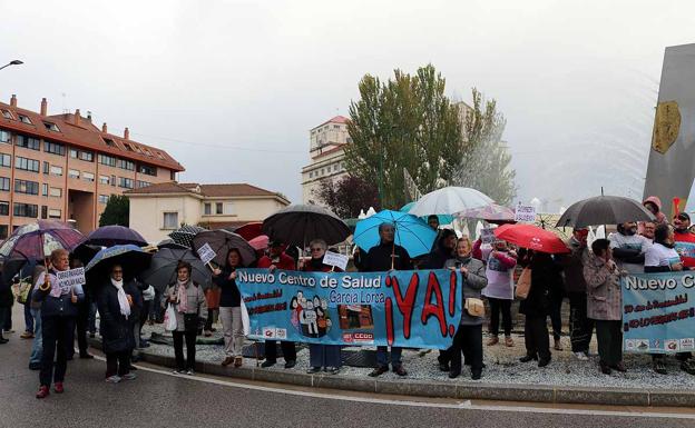 Exigirán a la consejera de Sanidad una visita a las obras del centro de salud García Lorca para explicar la paralización