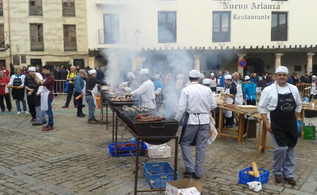 Tradición y gastronomía se unen en Covarrubias para una de las fiestas de la matanza más antiguas de la provincia