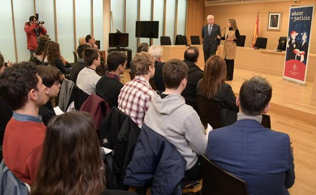 Más de 3.000 alumnos de Castilla y León asisten al programa 'Educar en Justicia' que busca acercar a los jóvenes el sistema penal