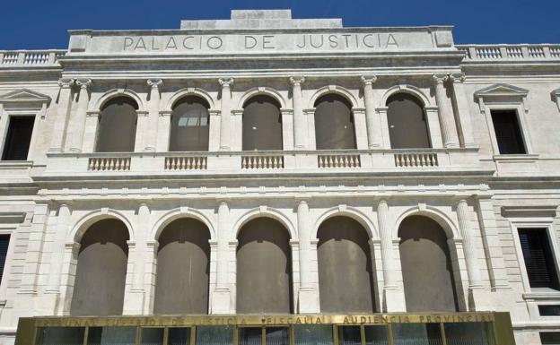 Condenan a dos años de prisión a un gestor de Burgos por apropiarse de más de 30.000 euros de tres clientas en 2014