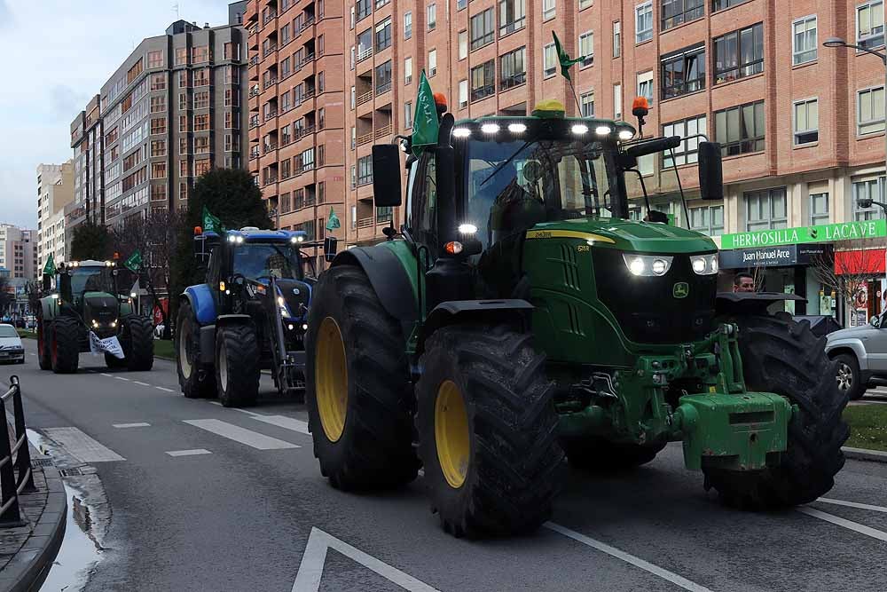 Más de 400 agricultores y ganaderos se concentran en Burgos ante la falta de «rentabilidad» de sus explotaciones