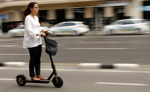 Los patinetes eléctricos, espías de película