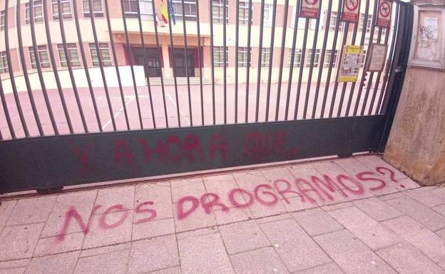 La sucesión de actos vandálicos obliga a cerrar el patio del colegio Juan Abascal de Briviesca