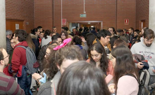 Los médicos docentes de la región ponen un suspenso a la falta de tiempo para formar a los Mir