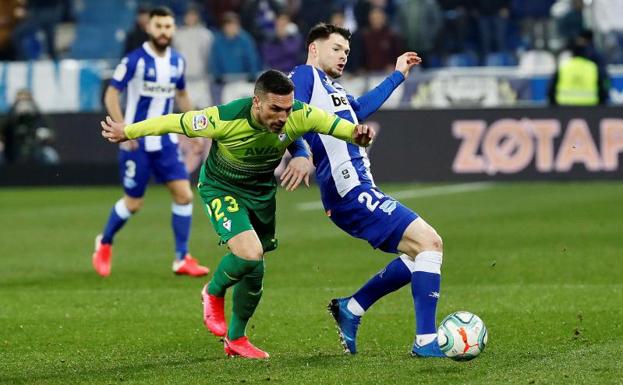 El Alavés toma oxígeno a costa del Eibar