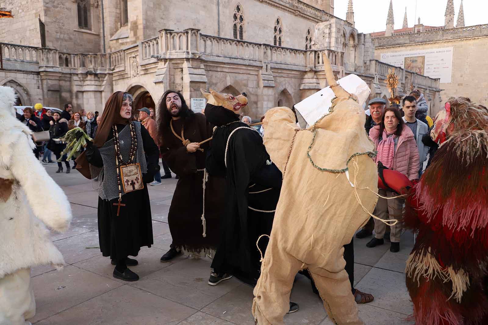 La fantasía llena las calles en Carnaval