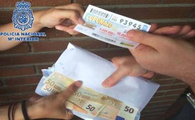 Un vecino de Burgos se libra de que le estafen 12.000 euros gracias a la trabajadora del banco