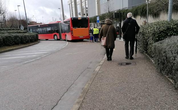Movilidad no descarta poner un autobús lanzadera entre el Hospital de Burgos y el Divino Valles