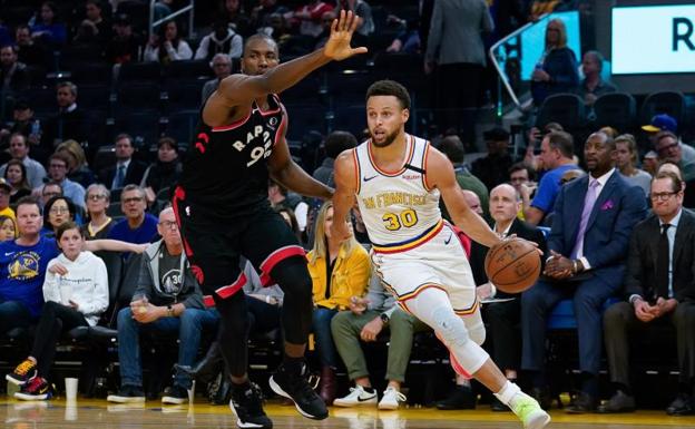 Los Raptors amargan la vuelta de Curry con un Ibaka sobresaliente