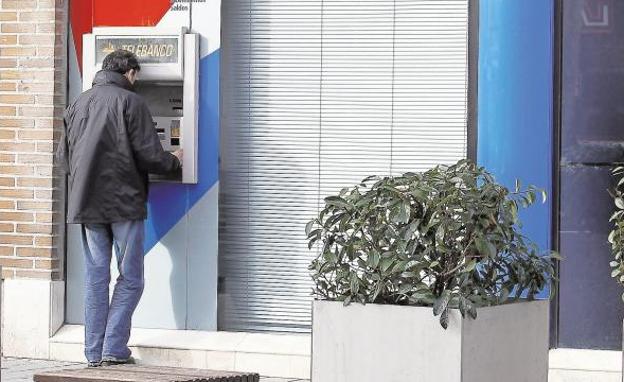 Los salarios subieron en la región el 1,1% en el tramo final de 2019, siete décimas menos que la media