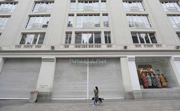 Primark cierra todas sus tiendas y cancela los pedidos