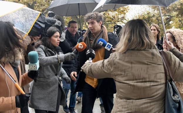 Feministas recogen firmas para protestar por la sentencia del caso Arandina ante la imposibilidad de salir a las calles