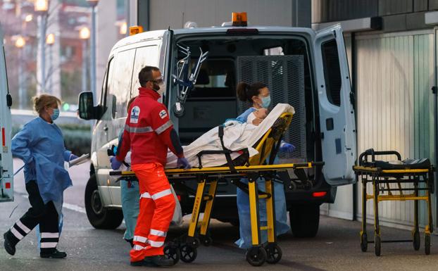 Enfermería reclama test rápidos de Covid-19 para controlar los contagios en hospitales y las residencias de Burgos