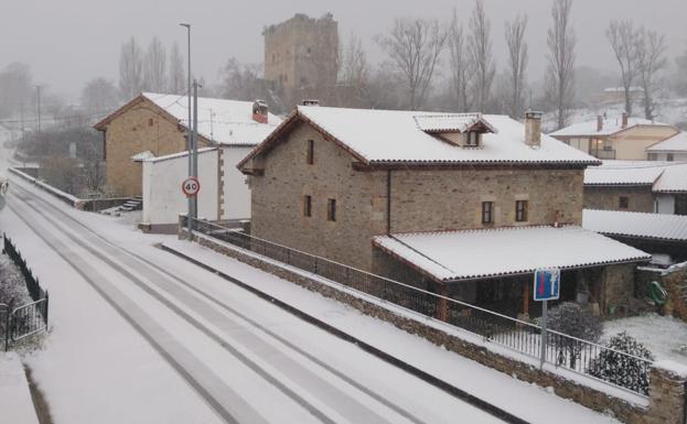 La nieve hace acto de presencia en la provincia de Burgos, pero sin grandes problemas