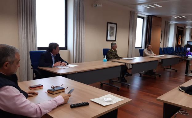 Burgos coordina a sus brigadas y voluntarios con la UME para labores de desinfección