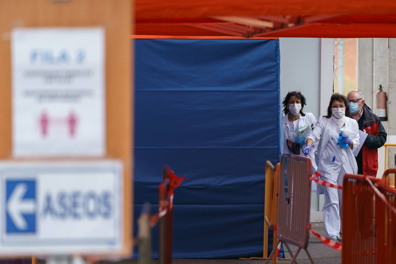 El 70% de los pacientes que pasan por la carpa de triaje del HUBU con síntomas de covid-19 reciben el alta