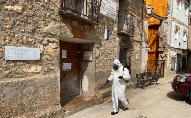 Un pueblo de Guadalajara regala juguetes a todos los niños durante el confinamiento