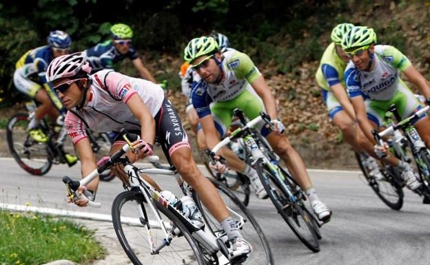 Contador subasta su bicicleta del Tour y el Giro 2011 para ayudar a la Cruz Roja