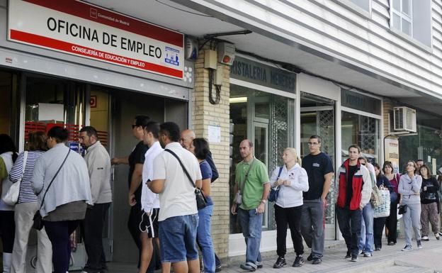 El Gobierno aprobará el martes una renta mínima extraordinaria que estará vigente hasta que diseñe la definitiva