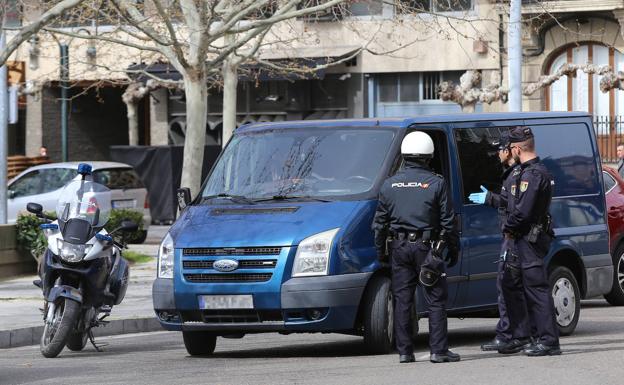 Mata a su perro tirándolo por el balcón poco después de ser denunciado por salir a la calle en Palencia