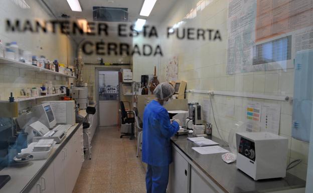 La Farmacia Militar de Burgos, volcada en la lucha contra el COVID-19