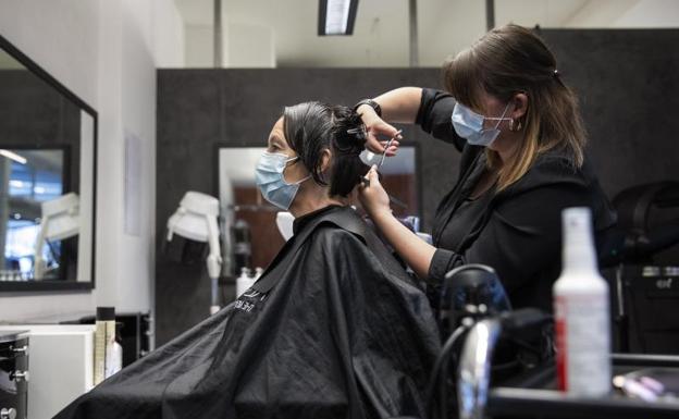 Peluquerías, panaderías o clínicas dentales podrán beneficiarse de la moratoria de cotizaciones