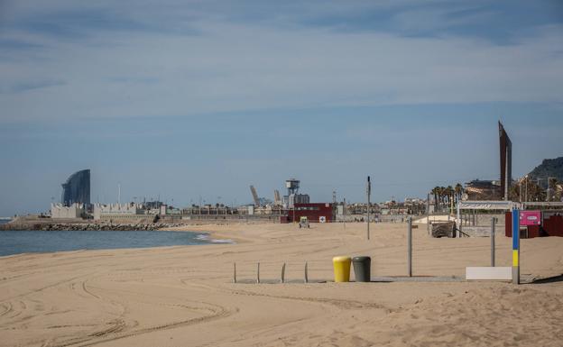 Barcelona abre este viernes sus playas solo para hacer deporte