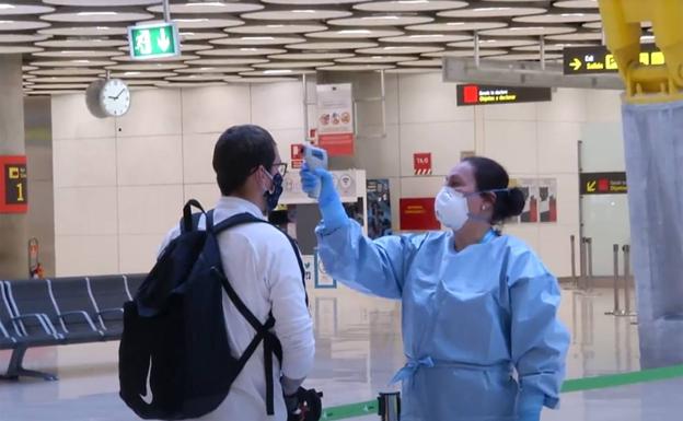 Cinco aeropuertos y ocho puertos son desde hoy los puntos de entrada a España