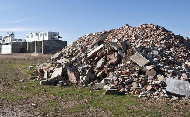 Villalbilla contará con una planta de residuos de construcción cercana a Burgos y como medio para acabar con la acumulación en los caminos del pueblo