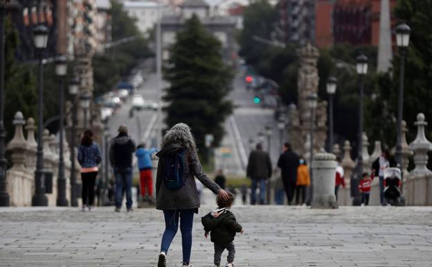 Los beneficiarios de la ayuda por hijo a cargo cobrarán la renta mínima