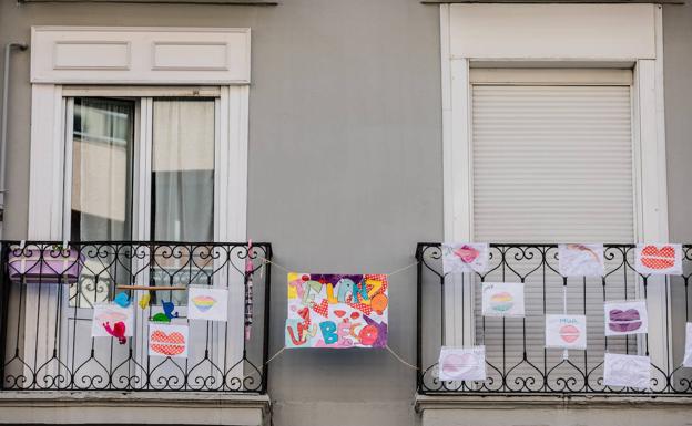 Los balcones pasan del Dúo Dinámico a Marisol