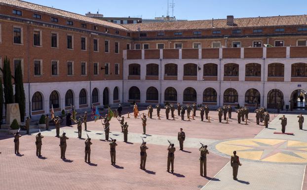 Homenaje a los miembros de las Fuerzas Armadas fallecidos en acto de servicio y a las víctimas de la covid-19