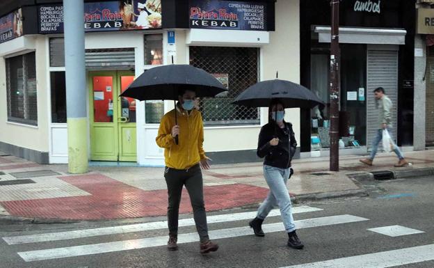 El fin de semana llega con lluvias y descenso de las temperaturas